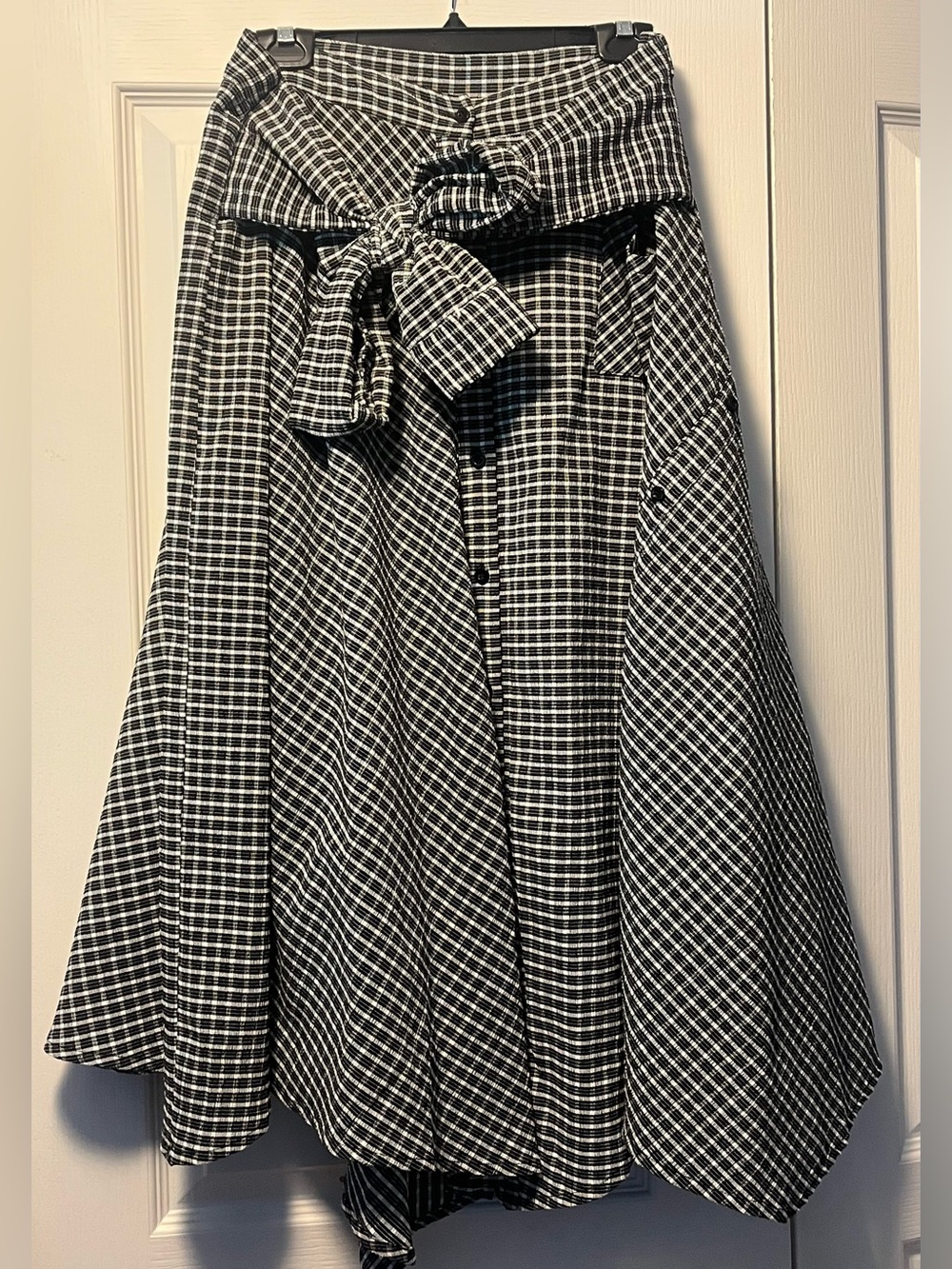 High-Waist Black & White Plaid Midi Skirt with Waist Tie